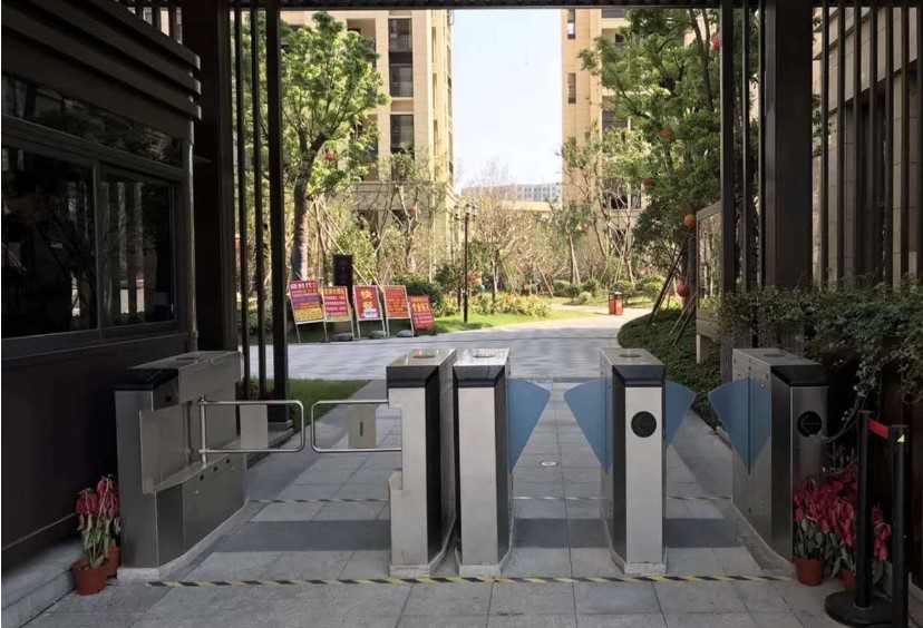 “閘機應用變頻器提升自動化運行水平”