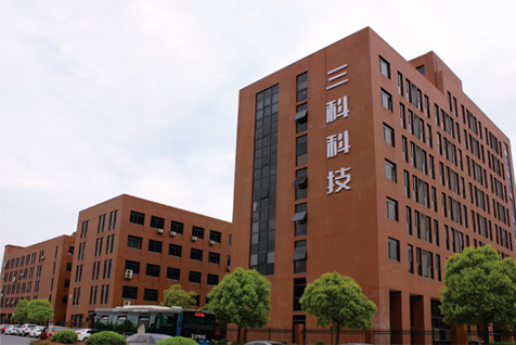 “在“工業(yè)4.0”的大環(huán)境下，國產(chǎn)品牌要如何與國外品牌競爭？”